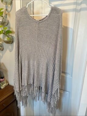 Women’s Light Gray Fringe Knit Poncho by